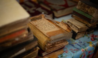 Волонтеры культуры помогут отреставрировать уникальные книги из Свято-Никольского собора в Мурманске