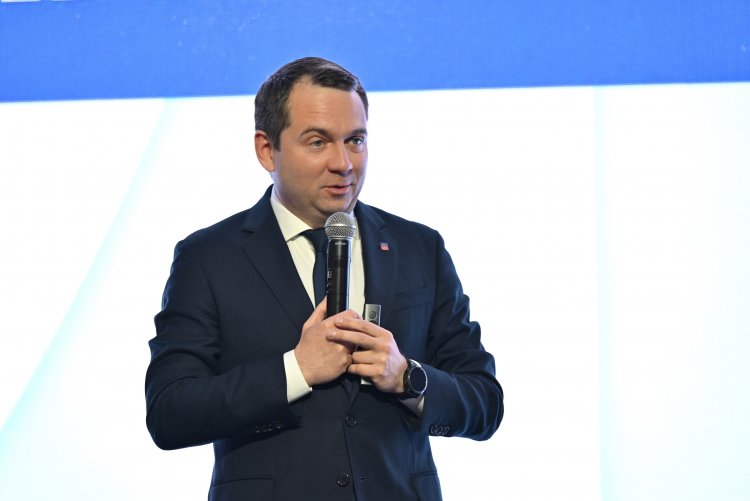 Губернатор Андрей Чибис отчитался перед депутатами Мурманской областной Думы о работе областного правительства за прошедшие шесть лет