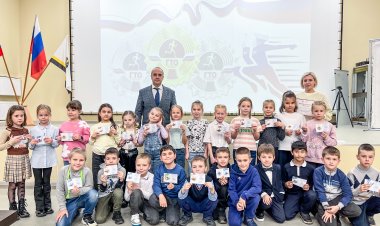 Юные ковдорчане получили первые значки ГТО