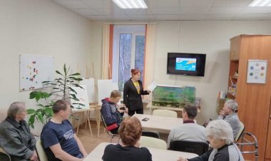 В Заполярье помогают пожилым людям идти в ногу со временем