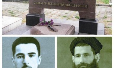 Немцы гнались на лодке за советским солдатом, уплывающим на бревне
