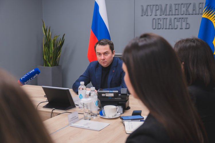 «Важно в целом изменить подход к подготовке кадров»: Андрей Чибис провел совещание по задачам, поставленным Президентом России на Госсовете