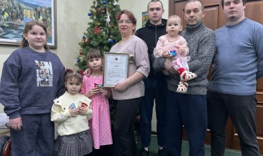 Ковдорчанка Ирина Логинова награждена Памятным адресом губернатора Мурманской области