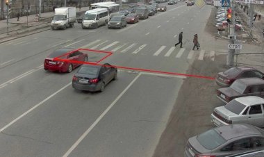 В ГАИ объяснили, что делать, если красный загорелся уже после пересечения стоп-линии